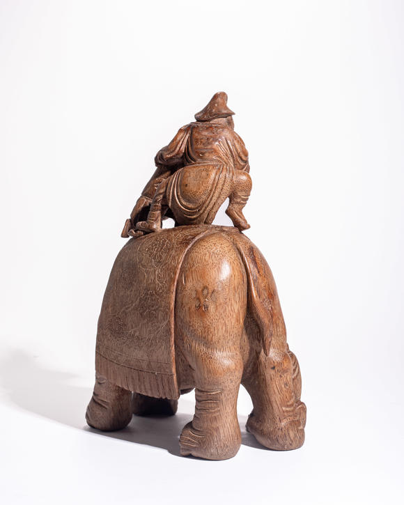 中鴻信清 竹根雕胡人獻(xiàn)寶擺件