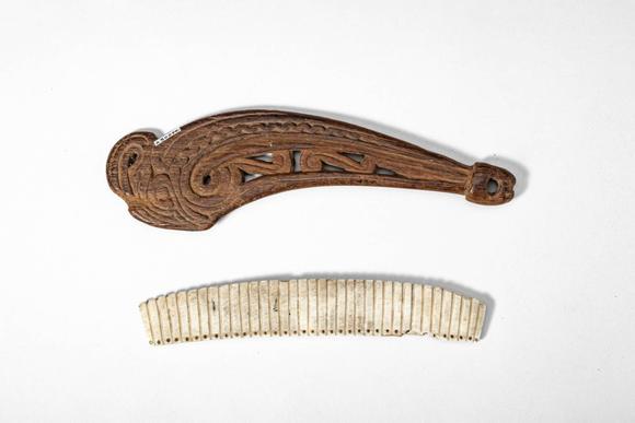 Apollo Art AuctionsCa. 19th century AD. >
A pairing of two objects from the Pacific, each reflecting a different dim