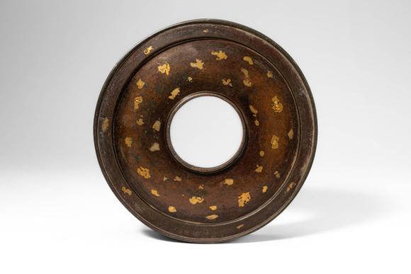 Apollo Art AuctionsQing Dynasty, Ca. AD 1644 - 1912. >
A substantial bronze censer of compressed globular form, risi