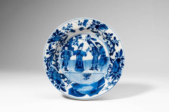 Apollo Art AuctionsKangxi Period, Qing Dynasty, Ca. AD 1661 - 1722. >A finely painted blue and white porcelain dish