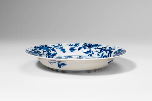 Apollo Art AuctionsKangxi Period, Qing Dynasty, Ca. AD 1661 - 1722. >A finely painted blue and white porcelain dish