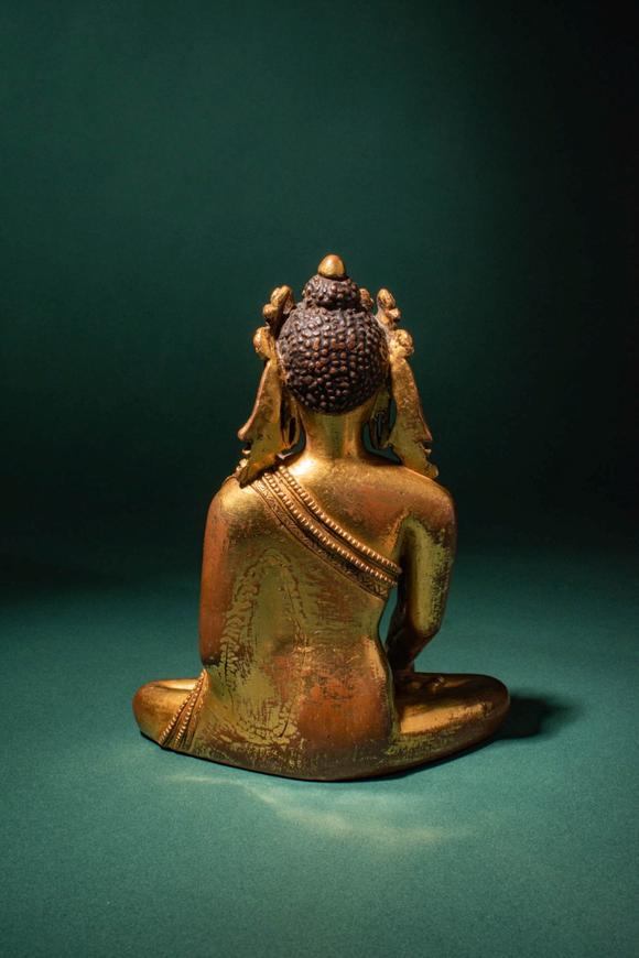 Apollo Art AuctionsCa. 15th century AD. >
A finely cast and richly gilded copper alloy figure of the Crowned Buddha