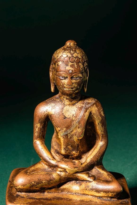 Apollo Art AuctionsCa. 6th - 7th century AD. >
A cast bronze figure of Buddha Shakyamuni seated in dhyanasana (medit