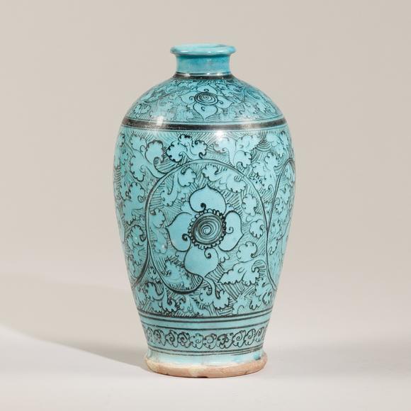 東京飛鳥(niǎo)宋 藍(lán)釉花卉梅瓶