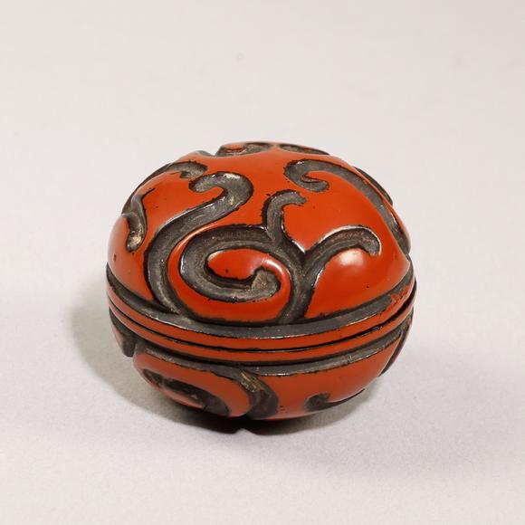 東京飛鳥(niǎo)明 剔紅雲(yún)紋香合