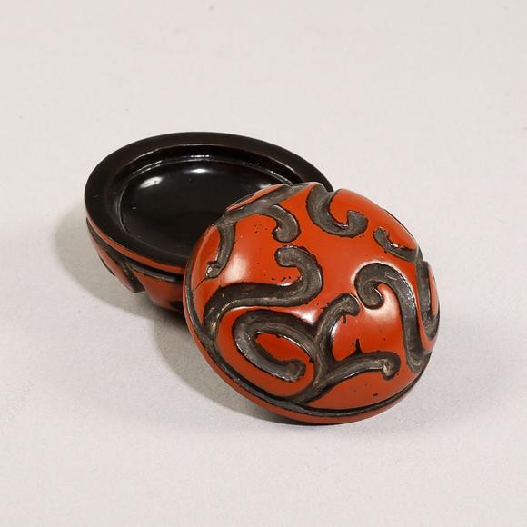 東京飛鳥(niǎo)明 剔紅雲(yún)紋香合