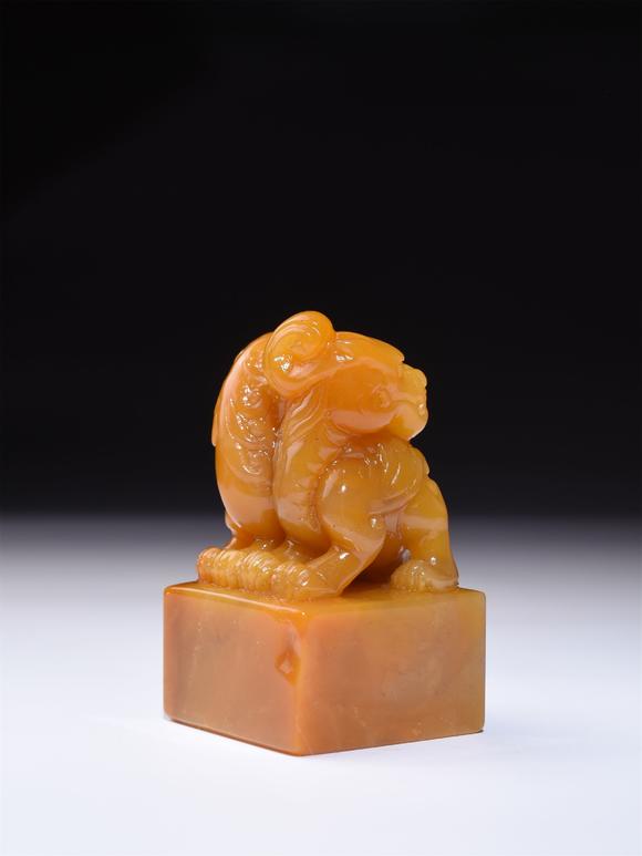 北京寶蘊舊藏嘉慶款天祿鈕田黃印章