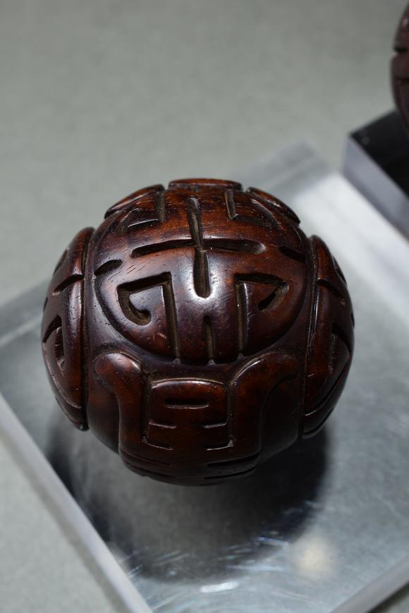 北京寶蘊(yùn)清 沉香木長(zhǎng)壽團(tuán)壽紋手球一對(duì)
