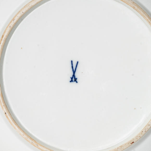 Auktionshaus StahlA plate from the dinner service for Field Marshal Burchard Christoph von Münnich.