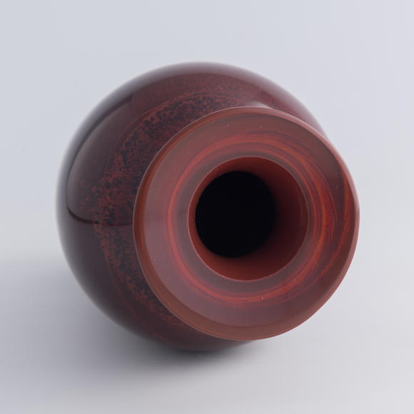Oakridge Auction Gallery十九世紀 料器瓶  A Chinese glass vase
