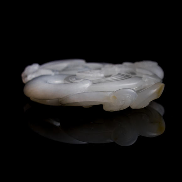 Oakridge Auction Gallery十八世紀(jì) 白玉雕靈芝蝙蝠佩  A Chinese carved white jade 'lingzhi and bat' pendant