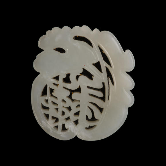 Oakridge Auction Gallery十九世紀(jì)早 白玉福壽佩（附木座）  A Chinese carved white jade 'longevity' pendant