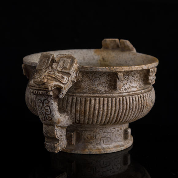 Oakridge Auction Gallery明代 火燒玉簋式爐  A Chinese heat-altered jade gui-form censer