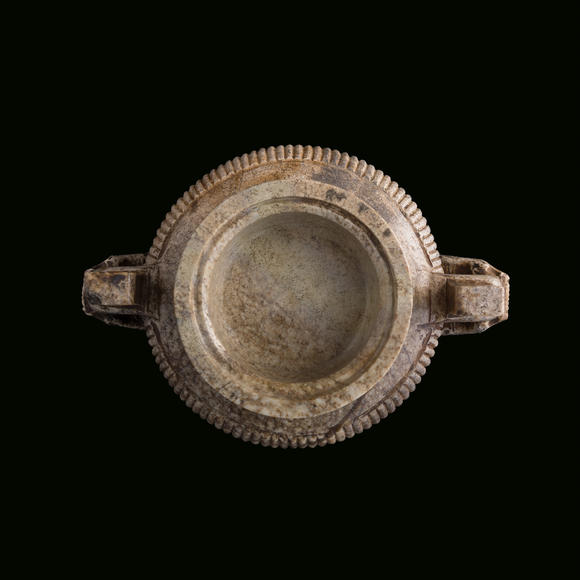 Oakridge Auction Gallery明代 火燒玉簋式爐  A Chinese heat-altered jade gui-form censer