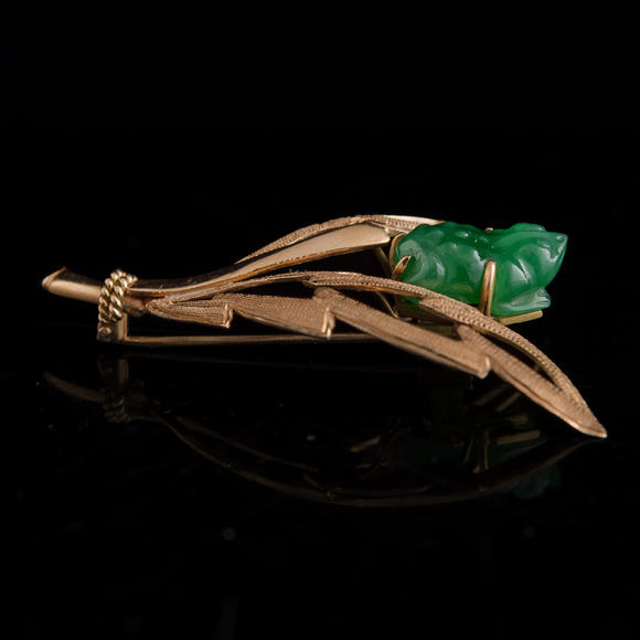 Oakridge Auction Gallery金屬鑲翡翠胸針兩件  Two Chinese jadeite-set metal brooches