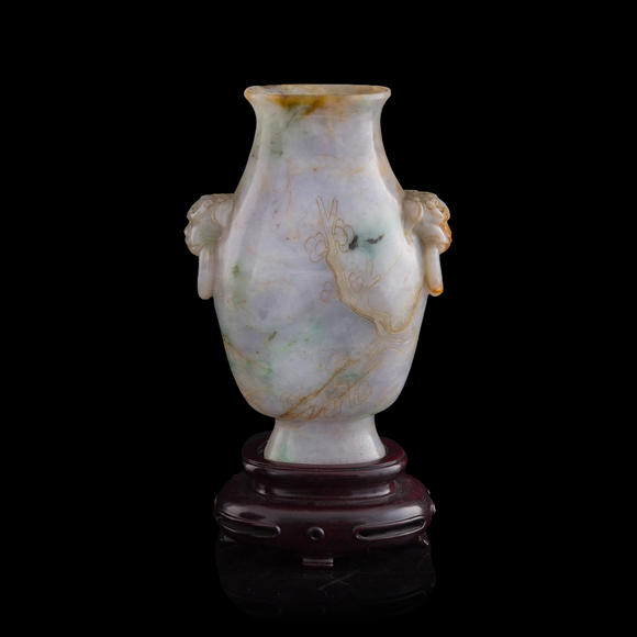 Oakridge Auction Gallery清代 翡翠鋪首尊（附硬木座）  A Chinese jadeite double-handled vase