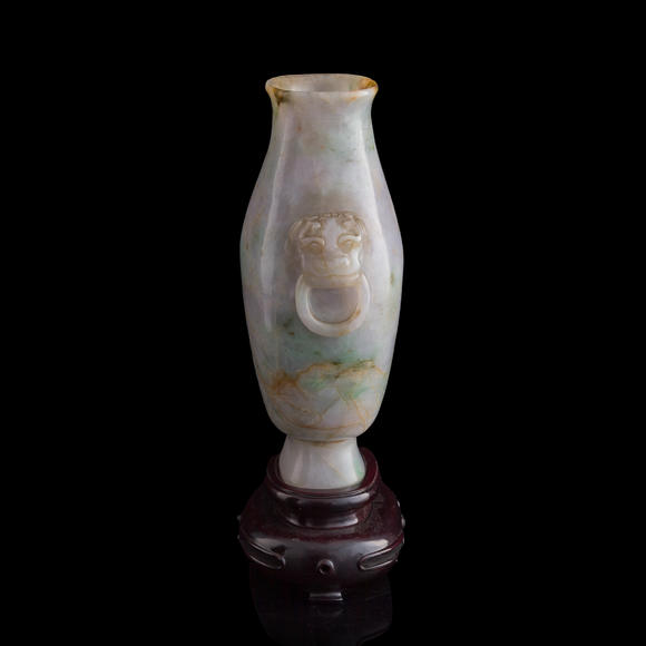 Oakridge Auction Gallery清代 翡翠鋪首尊（附硬木座）  A Chinese jadeite double-handled vase