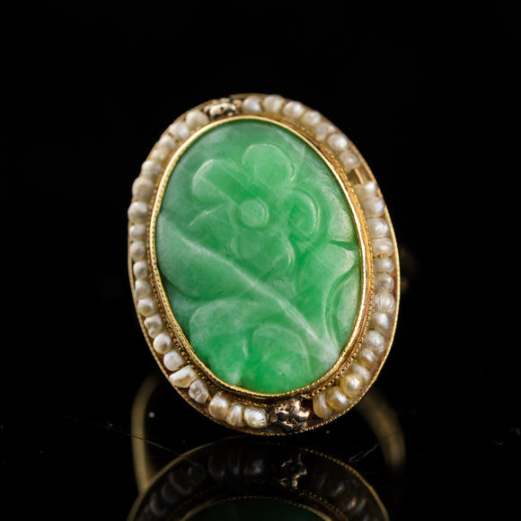 Oakridge Auction Gallery民國(guó) 翡翠項(xiàng)鍊及戒指  A Chinese jadeite necklace and a jadeite-set ring