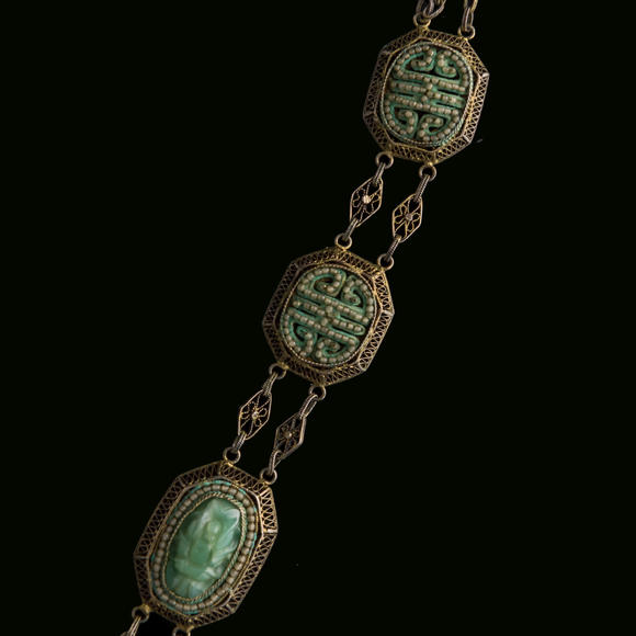 Oakridge Auction Gallery民國 銀嵌翡翠項鍊  A Chinese jadeite-inset silver necklace
