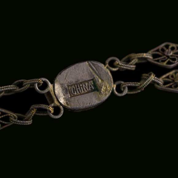 Oakridge Auction Gallery民國 銀嵌翡翠項鍊  A Chinese jadeite-inset silver necklace