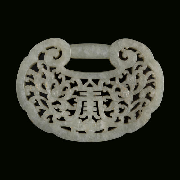 Oakridge Auction Gallery明代 玉透雕福壽紋鎖佩  A Chinese reticulated jade 'fu shou' lock-form plaque