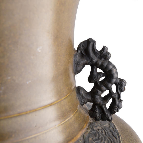Oakridge Auction Gallery十九世紀(jì)早 茶葉沫雙耳尊（附硬木座）  A Chinese tea-dust-glazed double-handled zun vase