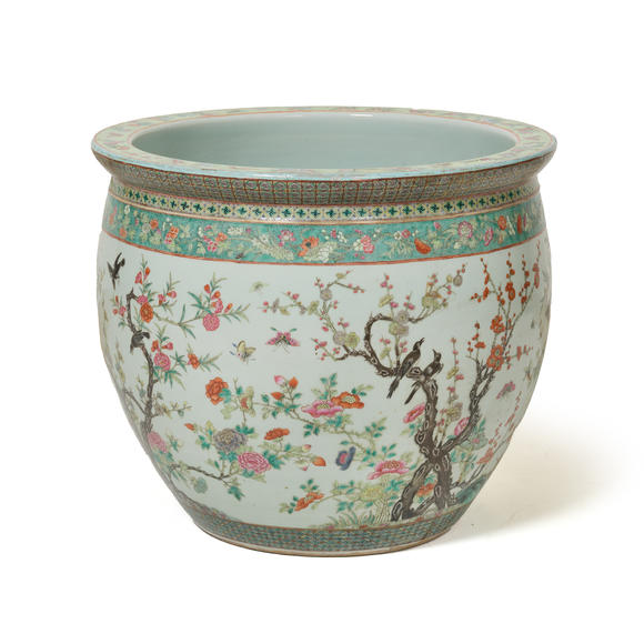 Oakridge Auction Gallery十九世紀 粉彩花鳥大缸  A large Chinese famille rose 'flower and bird' jar
