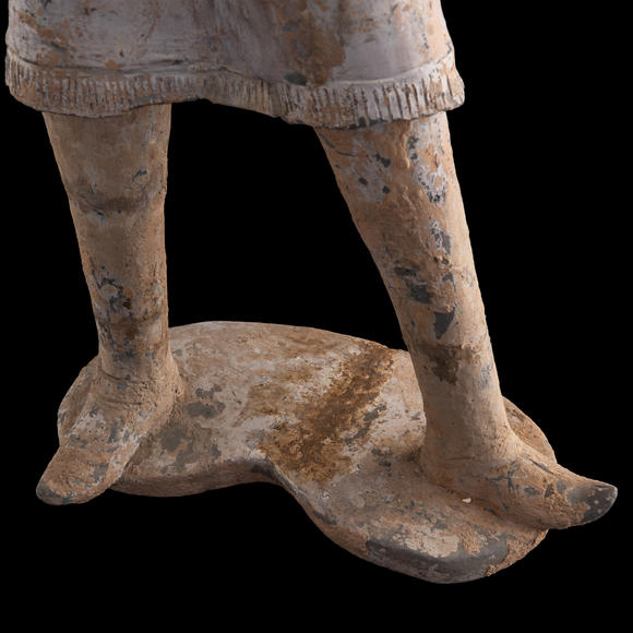 Oakridge Auction Gallery西元618-907年盛唐 灰胎武士俑一對(duì)  A pair of Chinese gray pottery warrior figures