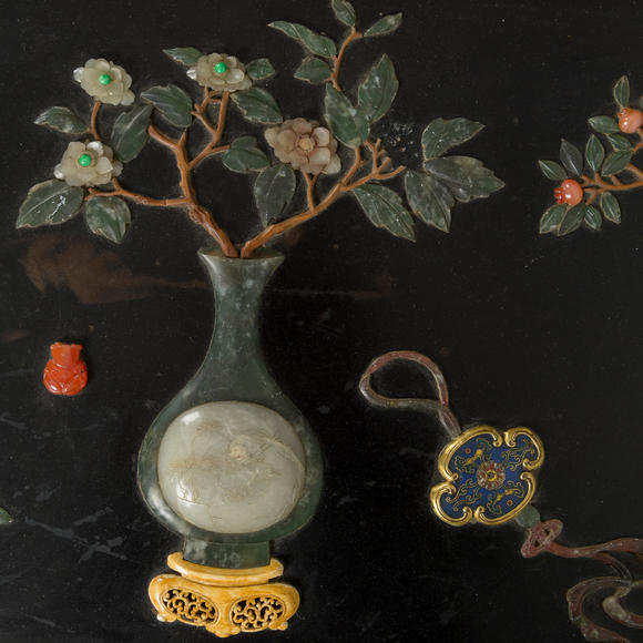 Oakridge Auction Gallery民國(guó)或更早 黑漆彩繪百寶嵌屏  A Chinese lacquered screen with inlaid stones