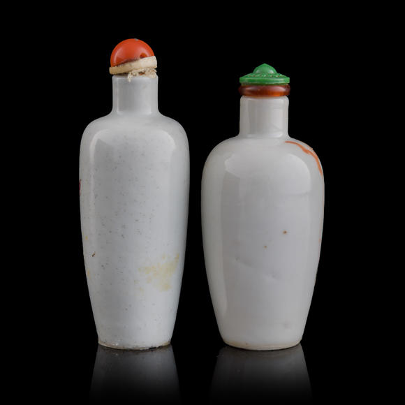 Oakridge Auction Gallery十九世紀(jì) 五彩和合二仙鼻煙壺及釉裡紅鍾馗鼻煙壺  A Chinese wucai snuff bottle and an underglaze red snuff bottle