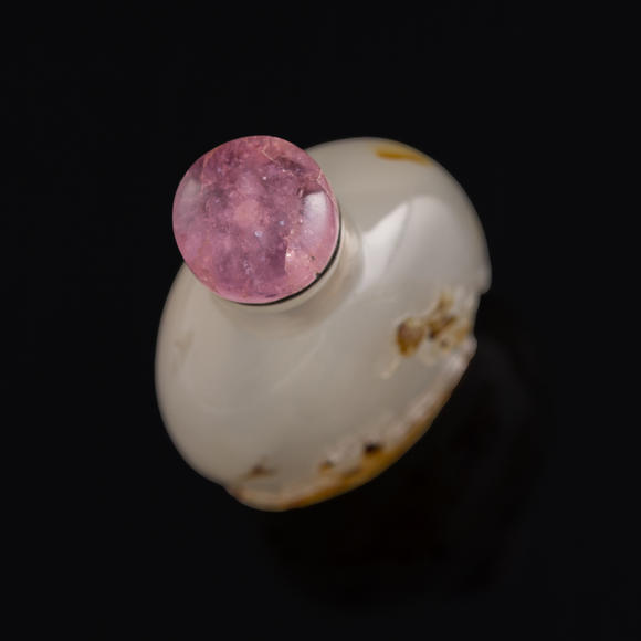 Oakridge Auction Gallery十八世紀(jì)晚 瑪瑙巧雕牧牛圖鼻煙壺  A Chinese carved agate 'ox-herding' snuff bottle