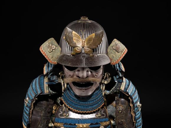 Galerie ZackeSAOTOME: AN IMPRESSIVE OKEGAWA NIMAI-DO GUSOKU (TWO-PIECE CUIRASS ARMOR) AND SUJIBACHI KABUTO, WITH NKBKHK KOSHU TOKUBETSU KICHO (ESPECIALLY IMPORTANT) SHIRYO CERTIFICATE