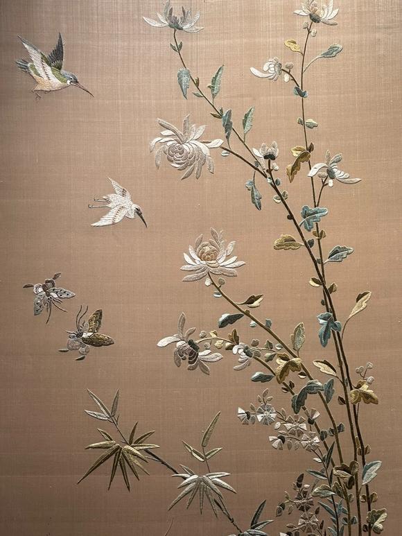 日本東勝晚清民國 粵繡《祥龍戲珠》一對