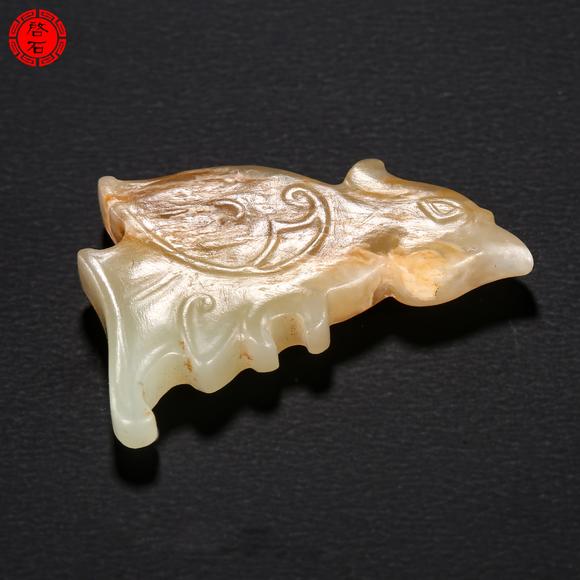 北京啟石明 鷹攫人首形佩