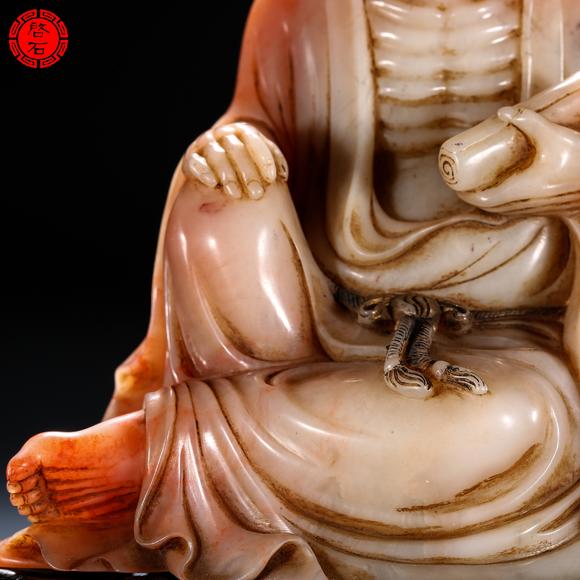北京啟石清 持卷羅漢擺件（帶紫檀座）