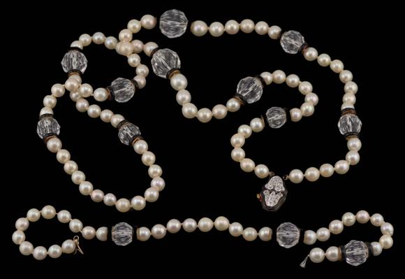 Clarke Auction GalleryJEWELRY. DAVID WEBB 18kt Gold Diamond Pearl, Onyx