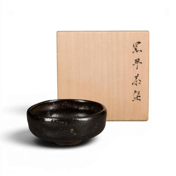 Hargesheimer Kunstauktionen DüsseldorfEIN KURO-RAKU SOMMER-CHAWAN (TEESCHALE)