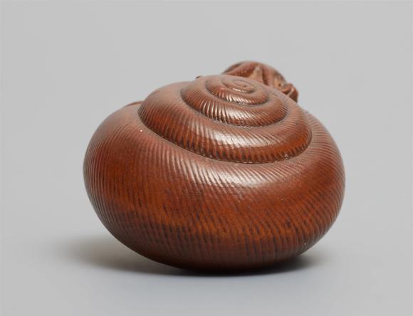 Kunsthaus Lempertz KGA large wood netsuke of a large snail by Naitō Toyomasa (1773-1856), dated by inscription 1840