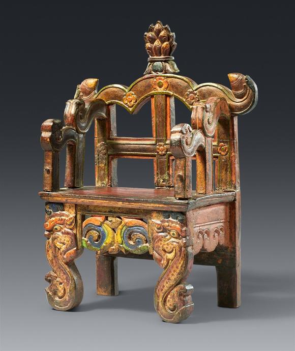 Kunsthaus Lempertz KGA small Tibetan wooden painted throne for a buddha figure. 15/16th century