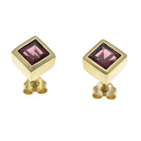 Historia AuktionshausGarnet stud earrings GG 585/000 wit