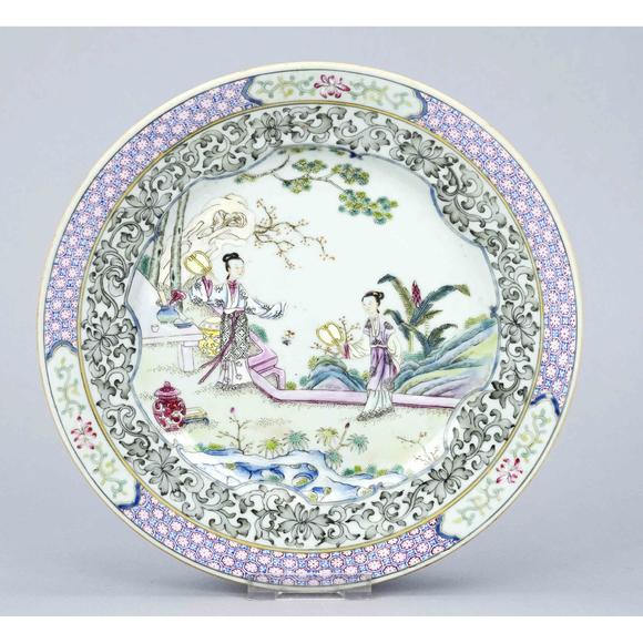 Historia AuktionshausFamille rose plate, China, 18th cen