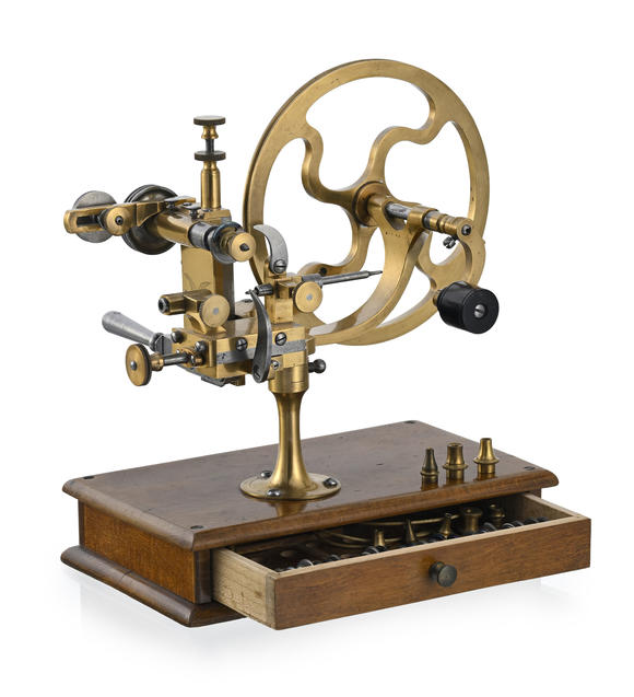 Piguet - H?tel des VentesTour d'horloger en laiton et acier, fabrication allemande pour la marché francophone, 1ère moitié XXe s.