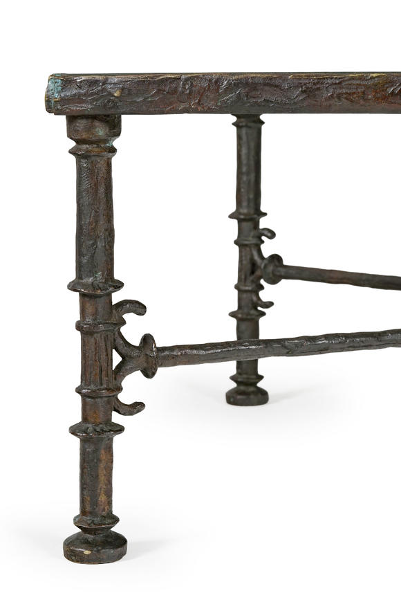 Piguet - H?tel des VentesDiego Giacometti (1902-1985),  Table Grecque , c. 1965, bronze patiné brun, plateau en verre, 45x111,8x81,5 cm