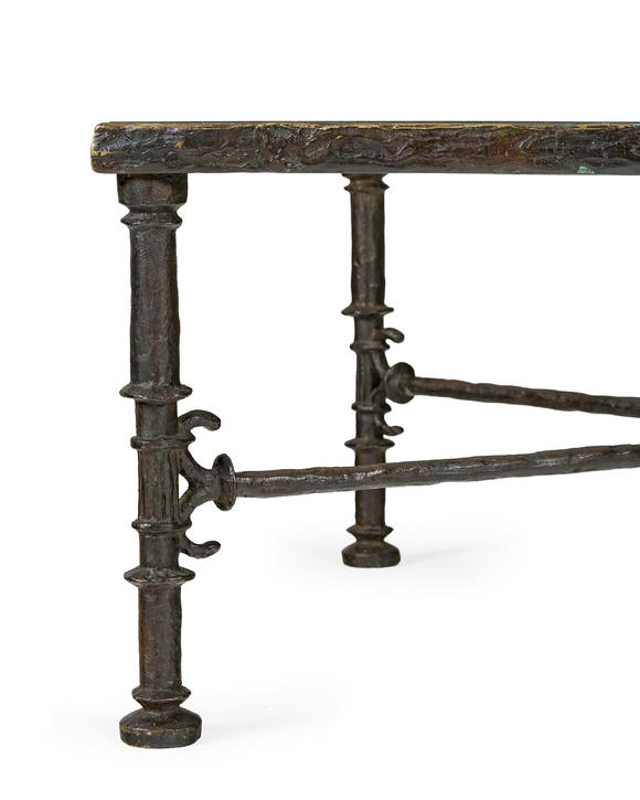 Piguet - H?tel des VentesDiego Giacometti (1902-1985),  Table Grecque , c. 1965, bronze patiné brun, plateau en verre, 45x111,8x81,5 cm