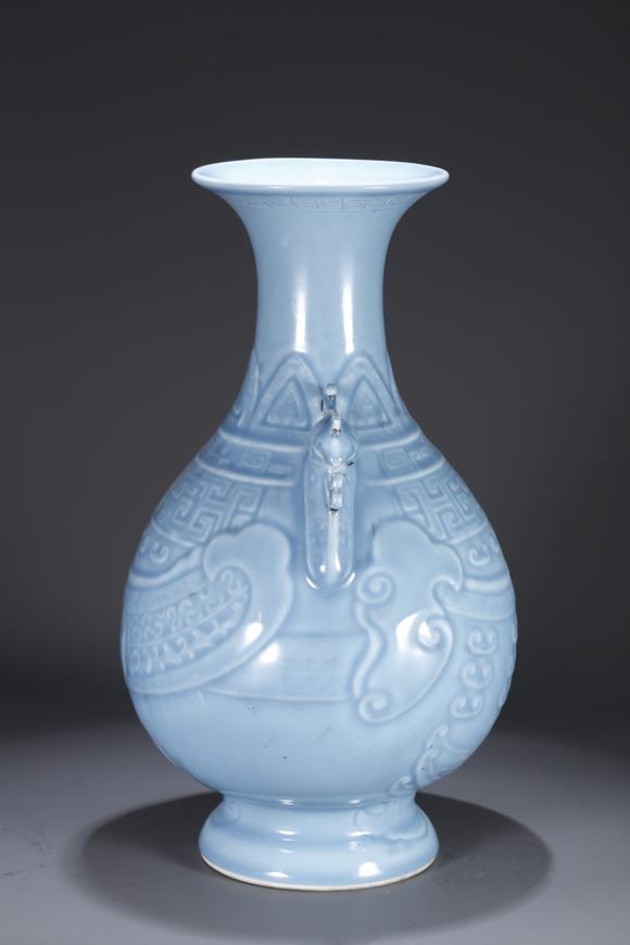 千美會(huì)天藍(lán)釉雙耳瓶