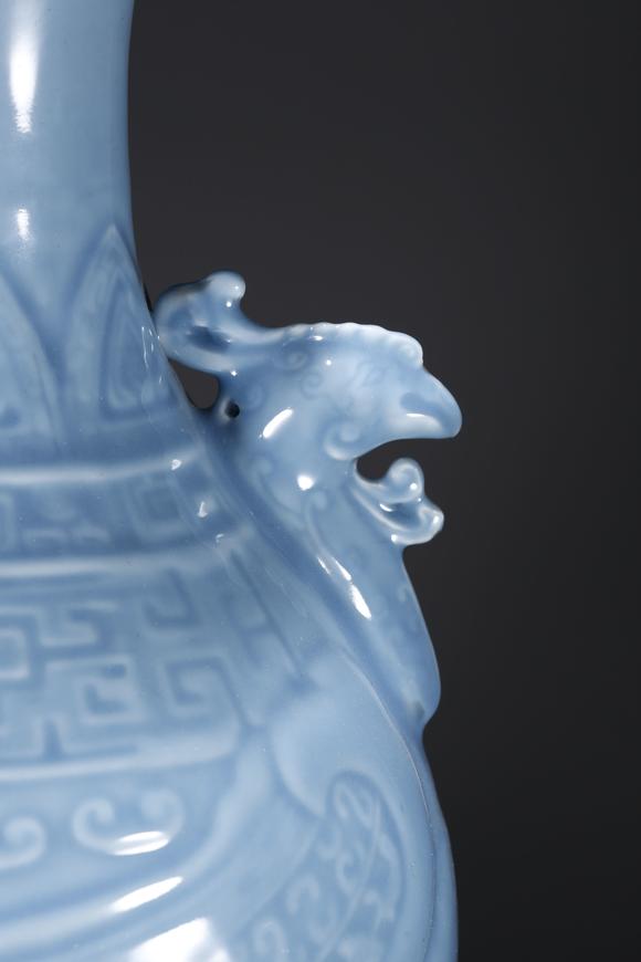 千美會(huì)天藍(lán)釉雙耳瓶