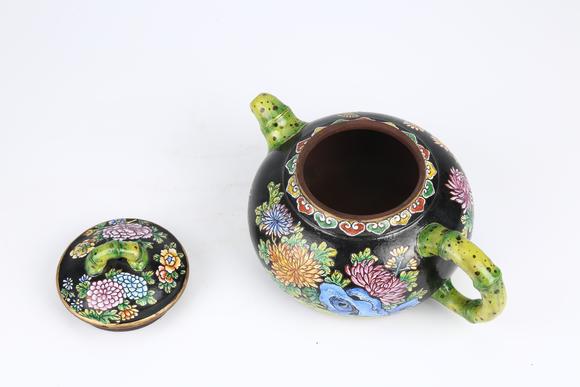 千美會(huì)紫砂胎畫(huà)琺瑯安居樂(lè)業(yè)紋竹節(jié)形執(zhí)壺