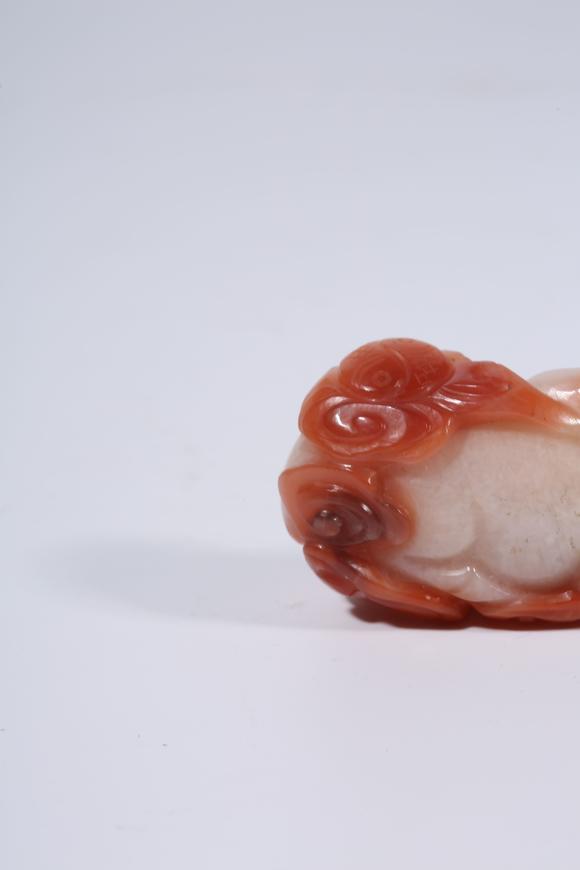 千美會南紅瑪瑙羊手把件
