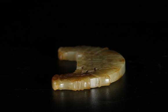 千美會(huì)和田黃玉雕獸面紋掛飾