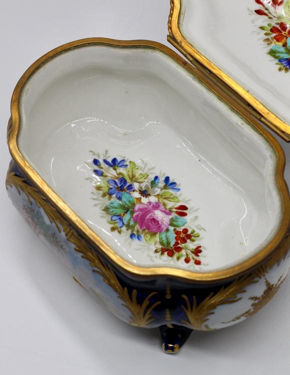 KARSON AUCTIONFrench Sèvres Fine Porcelain Hand-Painted Jewelry Box